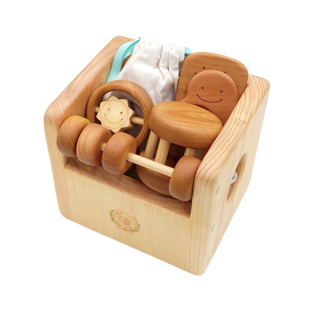 赤ちゃんの宝石箱 レビュー | 木のおもちゃ 山のくじら舎