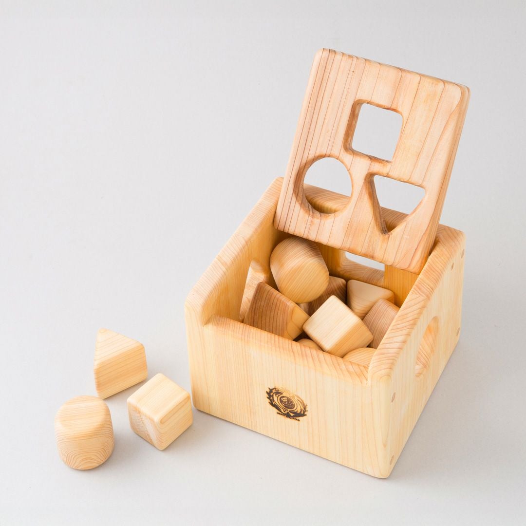 積み木　くじらの舎 山のくじら舎 あいうえおつみき: 木のおもちゃ｜クレヨンハウス